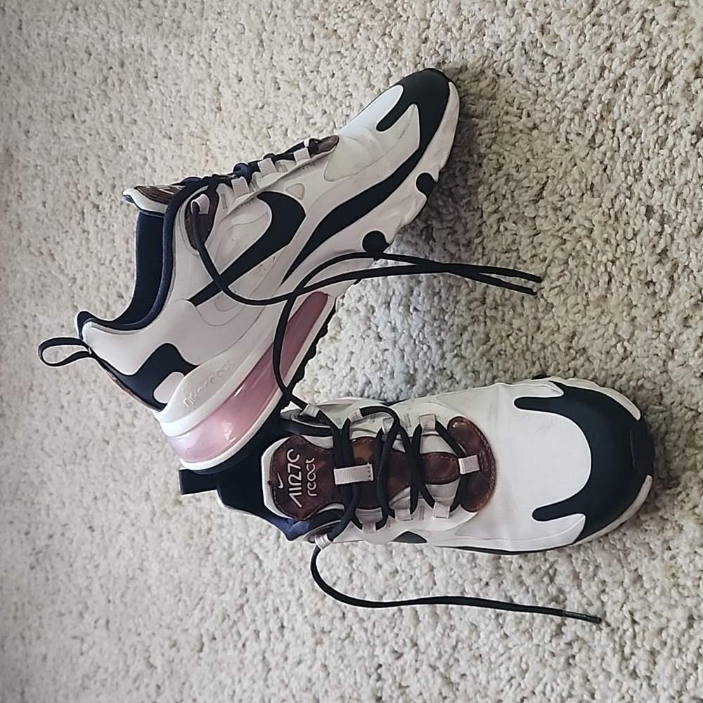 Nike Air Max 270 (sz 7 women)